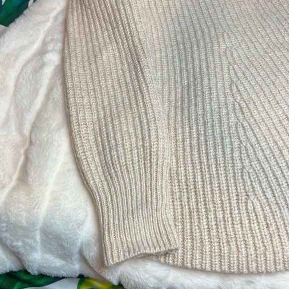 $129 Athleta Women’s XS Sierra Crew Chunky Knit Swing Coconut Winter Sweater - Picture 8 of 9